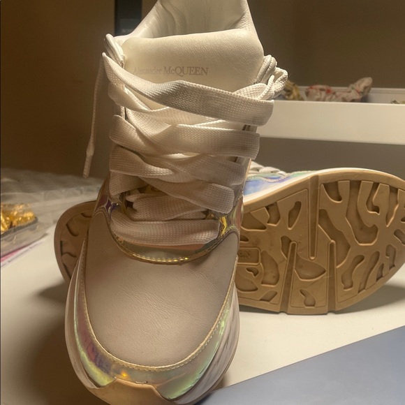 Alexander McQueen white chunky sneakers - Picture 3 of 5